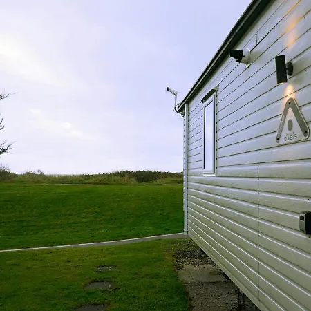 Plot 8 Lakeside Cabin, Wyldecrest, Aldeamento Turístico