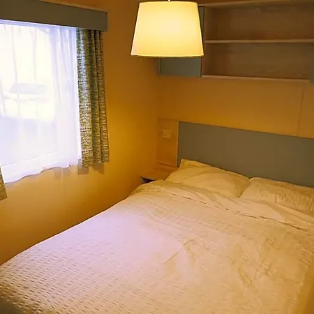 База отдыха Plot 8 Lakeside Cabin, Wyldecrest, Милом
