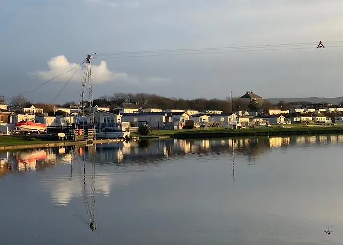 Plot 8 Lakeside Cabin, Wyldecrest, Feriepark Millom